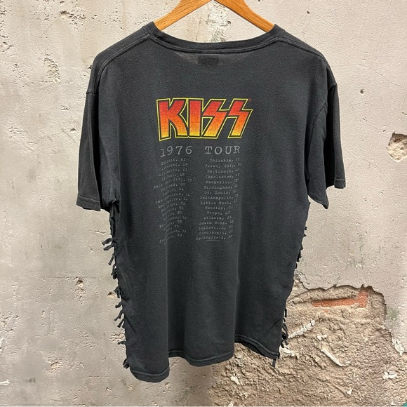KISS Winterland 2006 Reprint Upcycled Fringe Tie Short Sleeve Band Tee XL - Picture 5 of 6